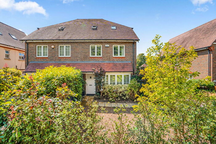 4 Bedroom Semi-Detached House For Sale In Old Lane, Effingham Junction, KT11