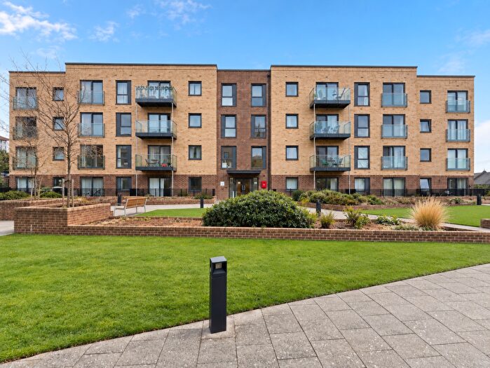 1 Bedroom Flat To Rent In Griffin Court, Stirling Drive, Luton, Bedfordshire, LU2