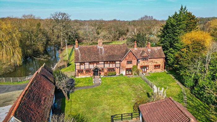5 Bedroom Detached House For Sale In Warren House Road, Wokingham, RG40