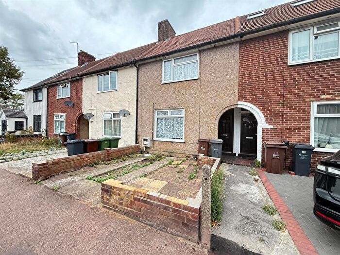 2 Bedroom Property For Sale In Green Lane, Dagenham, RM8