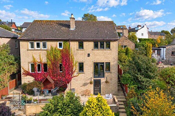 3 Bedroom Semi-Detached House For Sale In Skipton Old Road, Foulridge, BB8