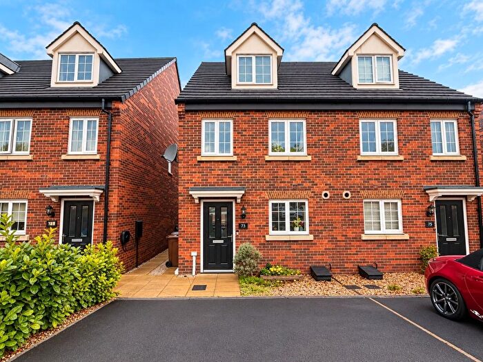 3 Bedroom Semi-Detached House To Rent In Silkstone Road, Featherstone, Pontefract, WF7