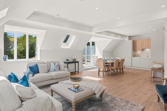 2 Bedroom Flat For Sale In Mclaren Court, Cobham Road, KT22