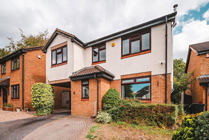 5 Bedroom Detached House For Sale In Caraway Drive, Woodhall Park, Swindon, SN2