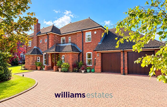 4 Bedroom Detached House For Sale In Oak Close, St. Asaph, LL17