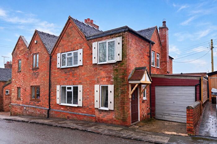3 Bedroom Semi-Detached House For Sale In Church Bank, Temple Grafton, Alcester, B49