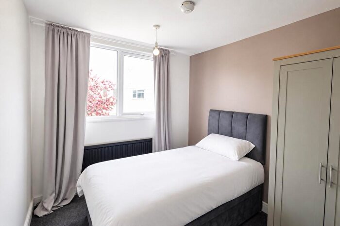 1 Bedroom Terraced House To Rent In Room, Red Hall Chase, Leeds, LS14