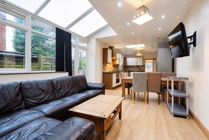 7 Bedroom House To Rent In Teignmouth Road, Birmingham, B29