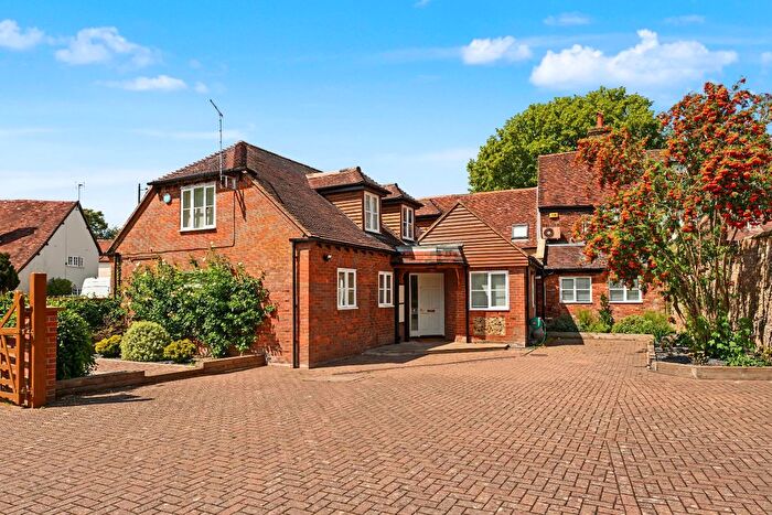 3 Bedroom End Of Terrace House To Rent In South Street, Wendover, Aylesbury, HP22