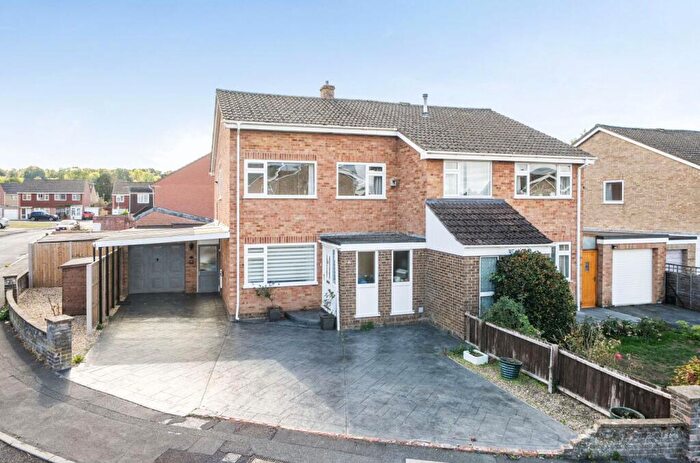 3 Bedroom Semi-Detached House For Sale In Seeley Crescent, Street, BA16