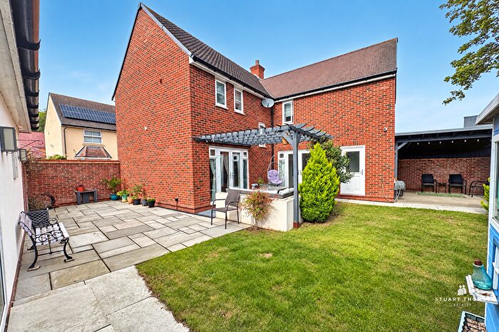 4 Bedroom Detached House For Sale In The Oaks, Thundersley, Essex, SS7