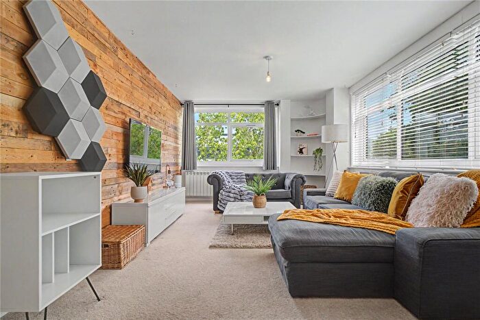 1 Bedroom Apartment For Sale In Bentham Close, Westlea, Swindon, Wiltshire, SN5