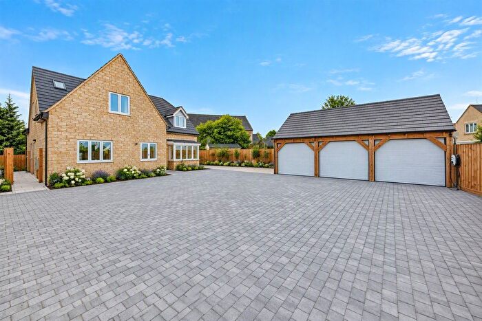 4 Bedroom Detached House For Sale In Brington Road, Long Buckby, Northampton, NN6
