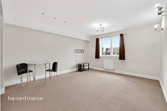 2 Bedroom Flat For Sale In Sanderstead Road, South Croydon, CR2