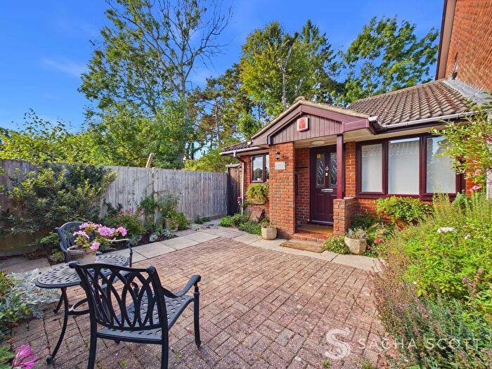2 Bedroom Terraced Bungalow For Sale In The Orchard, Banstead, SM7