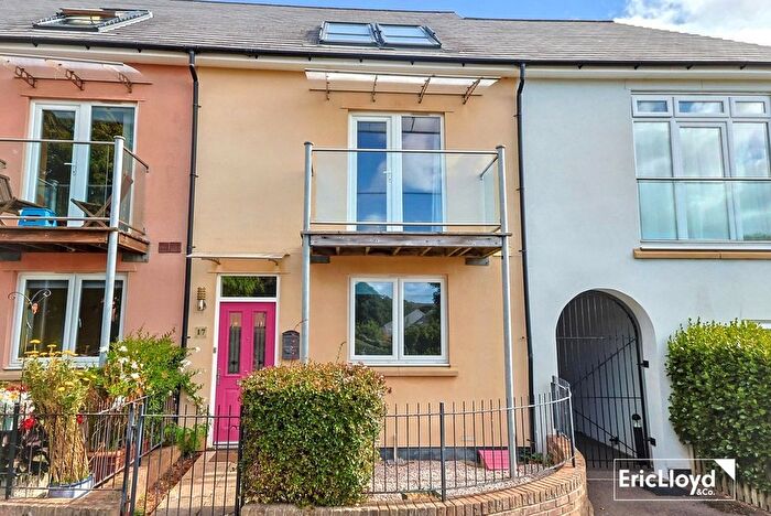 4 Bedroom End Of Terrace House For Sale In St. Marys Drive, Brixham, TQ5