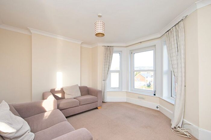2 Bedroom Maisonette For Sale In Boscombe Road, Folkestone, CT19