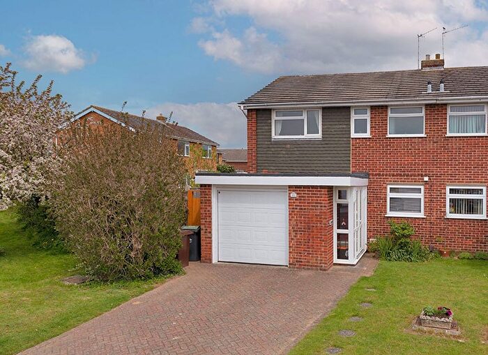 3 Bedroom Semi-Detached House For Sale In Cranford Road, Tonbridge, TN10