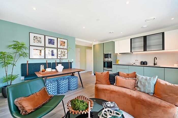 2 Bedroom Apartment For Sale In Westmoreland Road, London, SE17