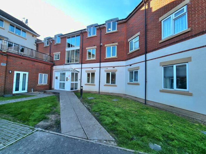 2 Bedroom Flat To Rent In Forton Road, Gosport, PO12