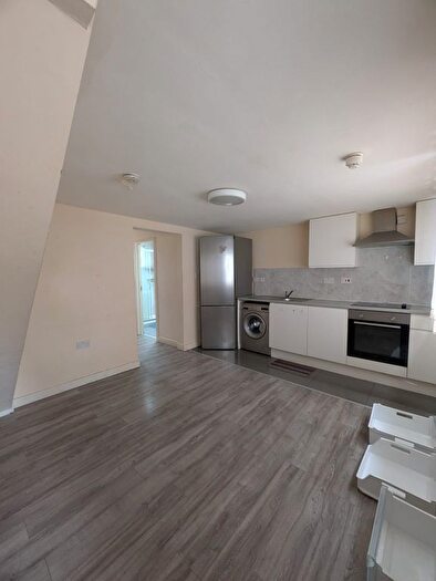 1 Bedroom Flat To Rent In Town Road, Edmonton, N9