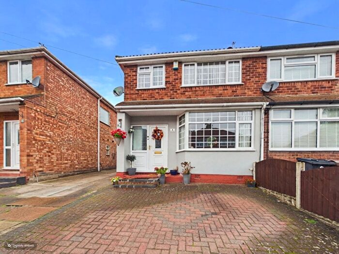 3 Bedroom Semi-Detached House For Sale In Mowe Croft, Marston Green, Must View, B37