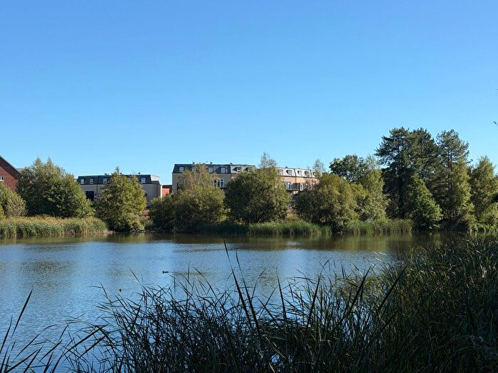 5 Bedroom Town House For Sale In Waterfront Crescent, Mytchett, Camberley, GU16