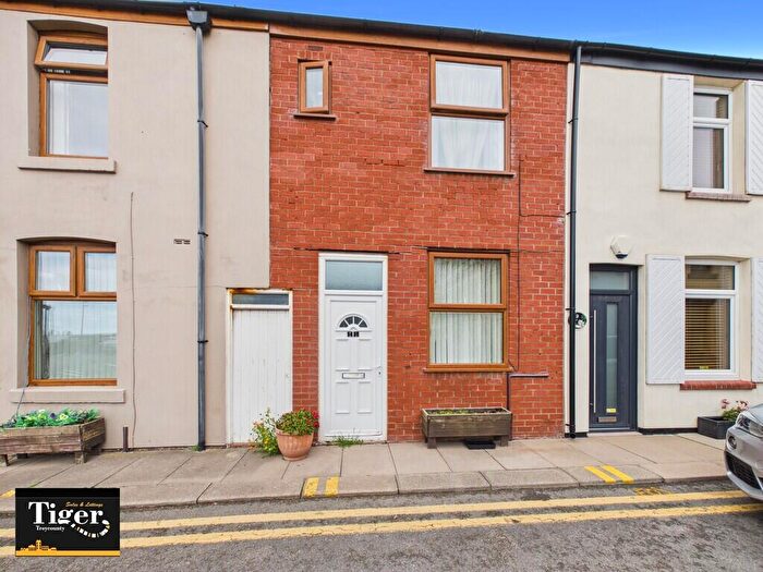 2 Bedroom Terraced House For Sale In Francis Street, Blackpool, FY1
