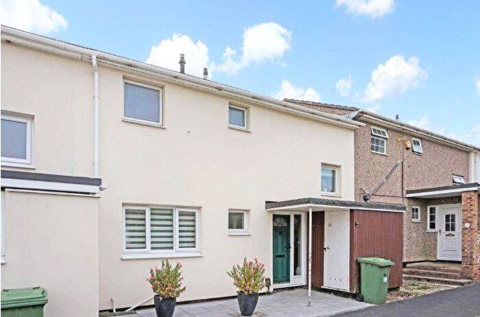 3 Bedroom End Of Terrace House To Rent In Wroxham, Bracknell, Berkshire, RG12