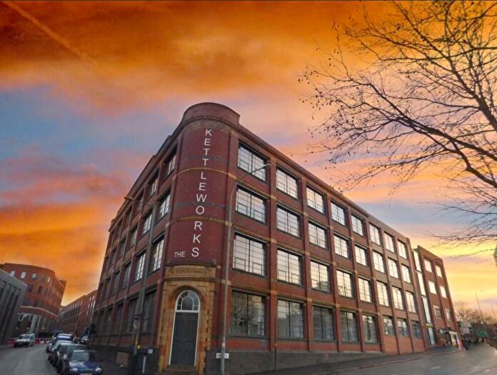 Flat To Rent In Pope Street, Birmingham, West Midlands, B1