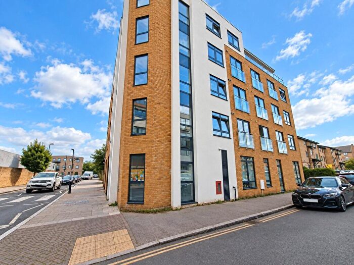 1 Bedroom Apartment To Rent In Mantle Road, London, SE4