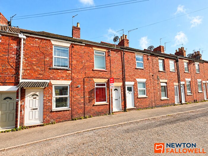 2 Bedroom Terraced House For Sale In Westbourne Place, Grantham, NG31
