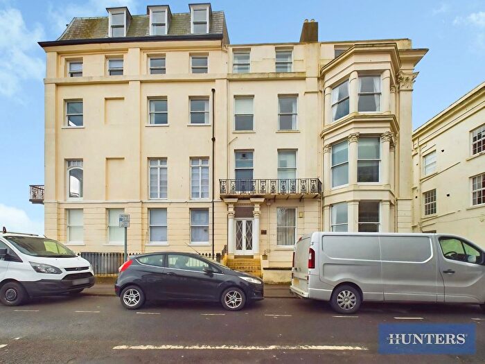 1 Bedroom Flat For Sale In Esplanade, Scarborough, YO11