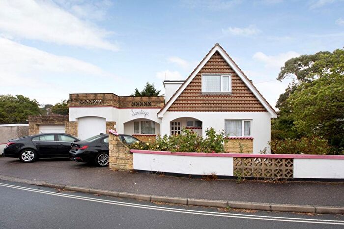 3 Bedroom Detached House For Sale In Coryton Close, Dawlish, EX7