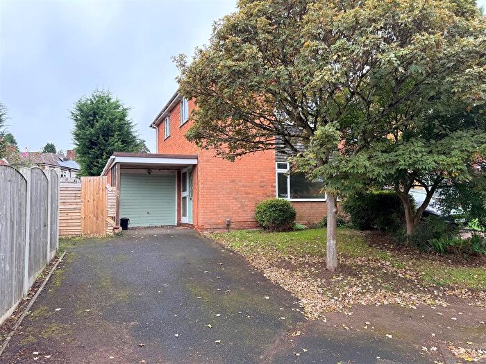 3 Bedroom Detached House For Sale In Rathmore Close, Stourbridge, DY8
