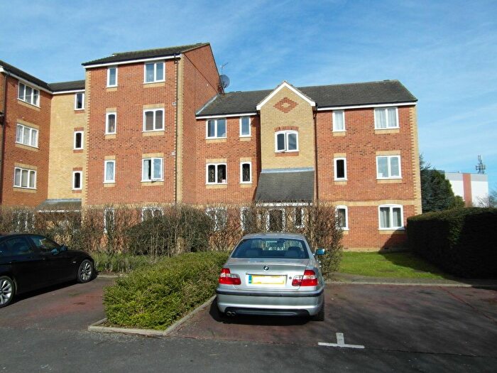 2 Bedroom Flat For Sale In Burket Close, Southall, UB2