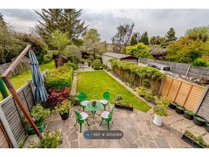 3 Bedroom End Of Terrace House To Rent In Bridge End, London, E17