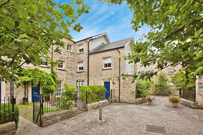 3 Bedroom Town House For Sale In West End Court, Shepton Mallet, BA4