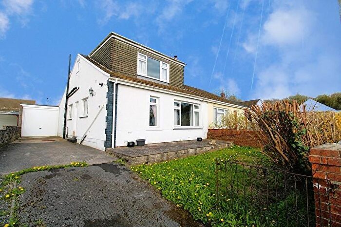 4 Bedroom Semi-Detached House For Sale In Highland Close, Sarn, Bridgend, Bridgend County., CF32