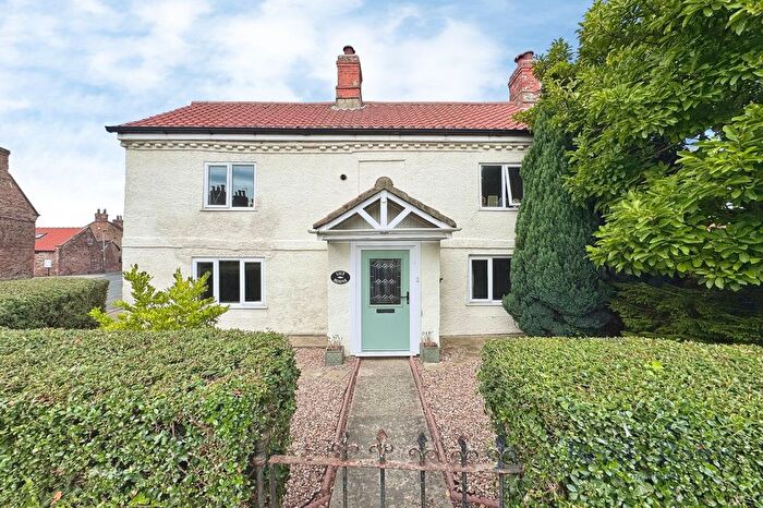 6 Bedroom Detached House For Sale In Main Street, Hemingbrough, Selby, North Yorkshire, YO8