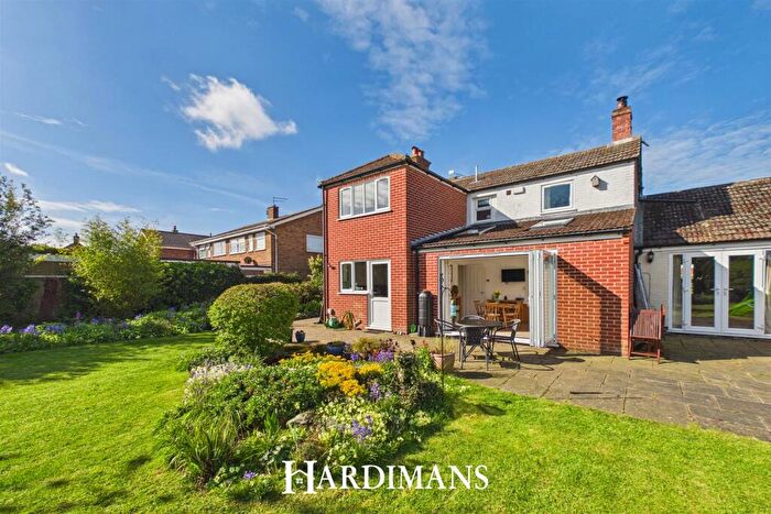 4 Bedroom Detached House For Sale In The Street, Blundeston, Lowestoft, NR32