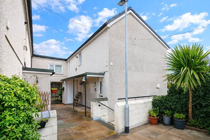 1 Bedroom Flat For Sale In Dewhirst Close, Baildon, Shipley, West Yorkshire, BD17
