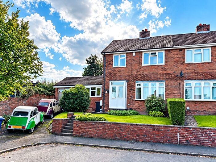 3 Bedroom Semi-Detached House For Sale In Blackthorne Close, Old Park Farm Estate, DY1