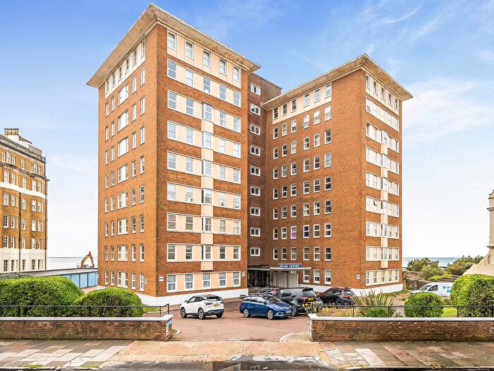 3 Bedroom Flat To Rent In Courtenay Terrace, Hove, BN3