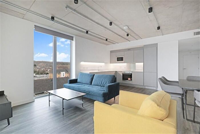 3 Bedroom Flat To Rent In Felixstowe Road, London, SE2