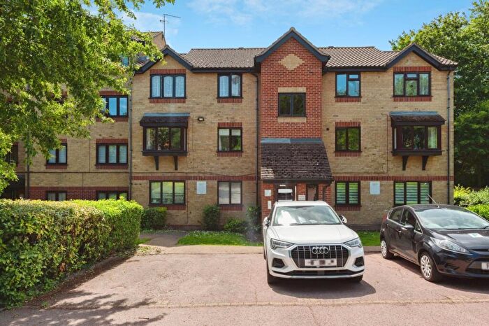 1 Bedroom Flat For Sale In Linnet Way, Purfleet-On-Thames, Essex, RM19