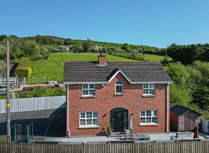3 Bedroom Detached TownHouse For Sale In Colinglen Road, Belfast, BT17