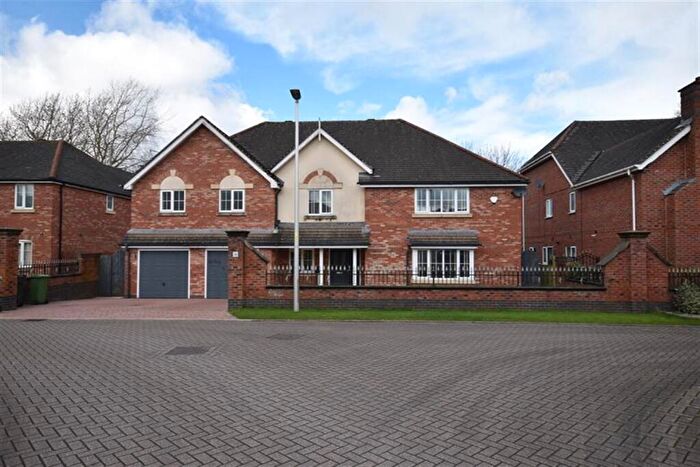 5 Bedroom Detached House To Rent In Redshank Drive, Macclesfield, SK10