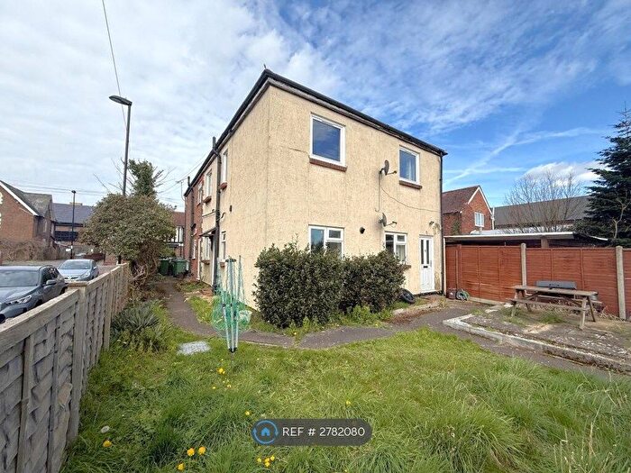 2 Bedroom Maisonette To Rent In Waterloo Road, Southampton, SO15