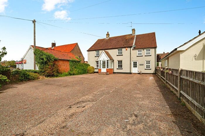 5 Bedroom Detached House For Sale In Station Road South, Belton, Great Yarmouth, NR31